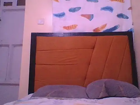 Ellaa_doll webcam
