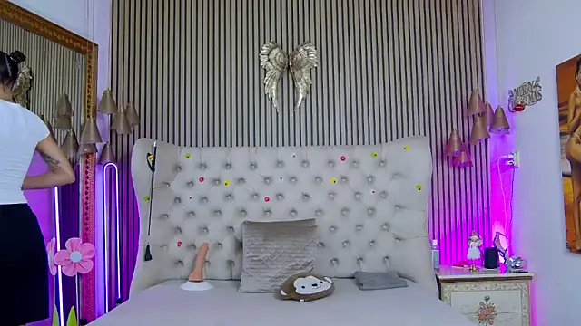 PlayfulShow webcam