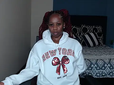 QUEENMANDYY webcam