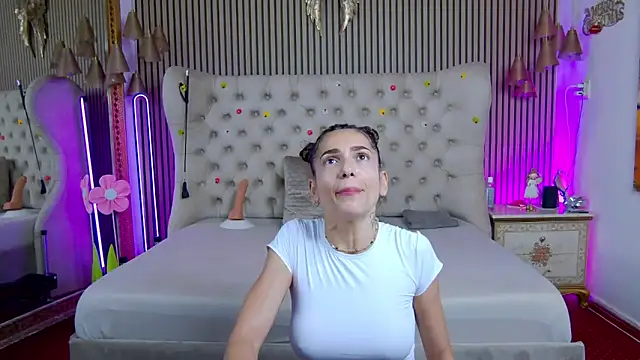 PlayfulShow live cam on StripChat