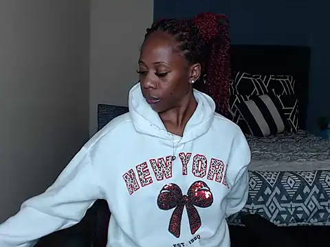 QUEENMANDYY webcam