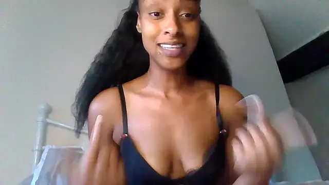 Hazel_Dollxx webcam