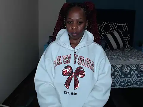 QUEENMANDYY webcam