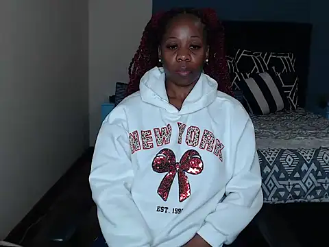 QUEENMANDYY webcam