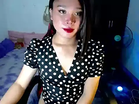sofiathe1st (T young) - BE MY LOVER!
