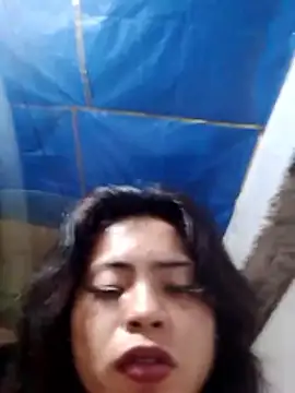 YourHotMenxie18 webcam