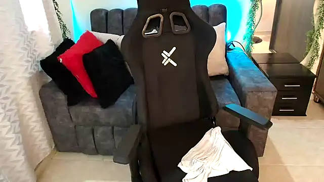 LUCYMILF_SEXY webcam