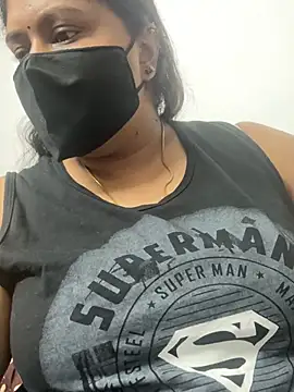LouleyRani_ webcam