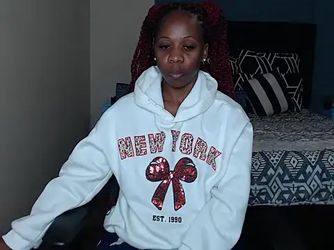 QUEENMANDYY webcam