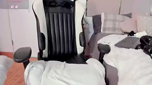 Jadeh_Williams02 webcam