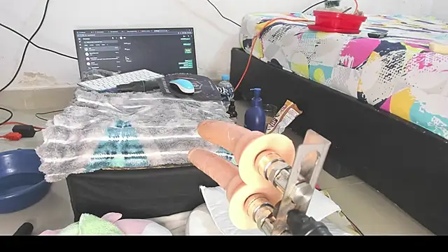 Pauliny23sex webcam