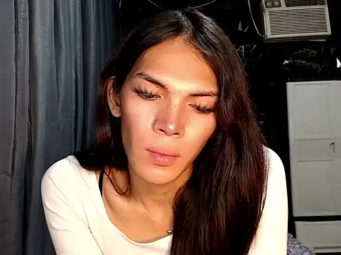 GORGEOUS_CARMEE webcam