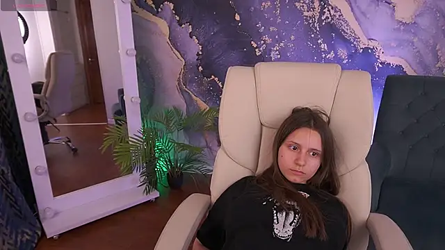 TinyNatalie webcam