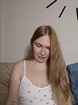 kisavixen - KisaVixen's free webcam - UK Sex Cams