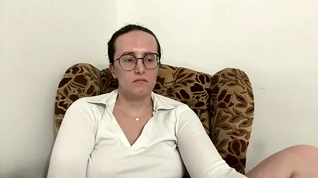 sofiatease (F young) - suprice <3