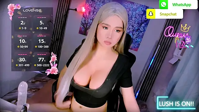 xBigSurpriseLorainex webcam