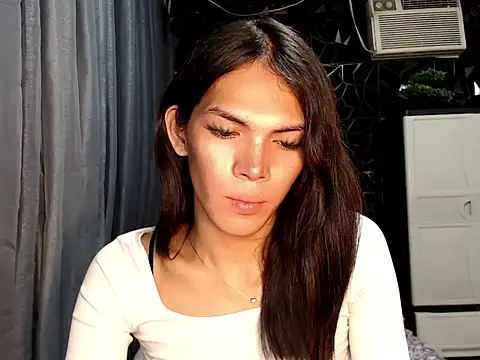GORGEOUS_CARMEE webcam