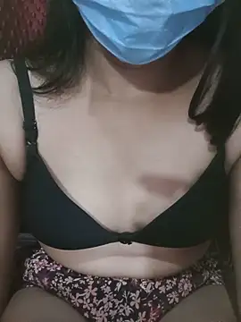 cute_riyaa04 webcam