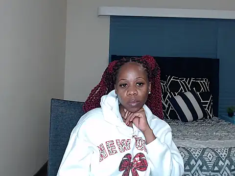 QUEENMANDYY webcam
