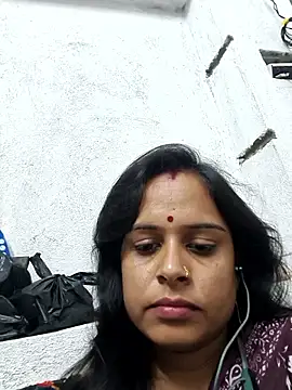 Hot-Riya001 webcam