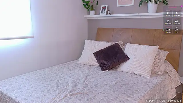 sarah_rayy webcam