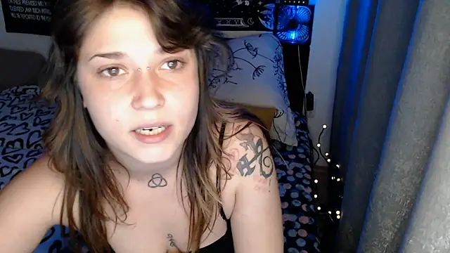 AlienforTwenty webcam
