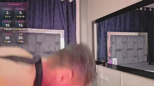 LeoMonnroe webcam