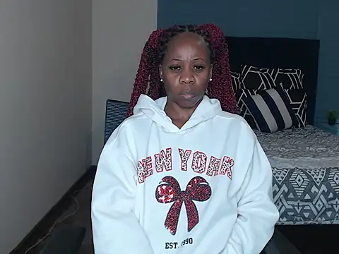 QUEENMANDYY webcam