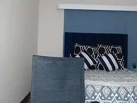 QUEENMANDYY webcam