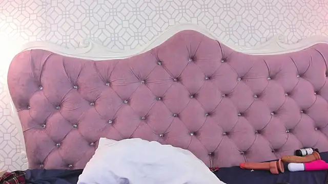 LilyRoxi webcam