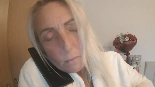 theblondecocklover webcam