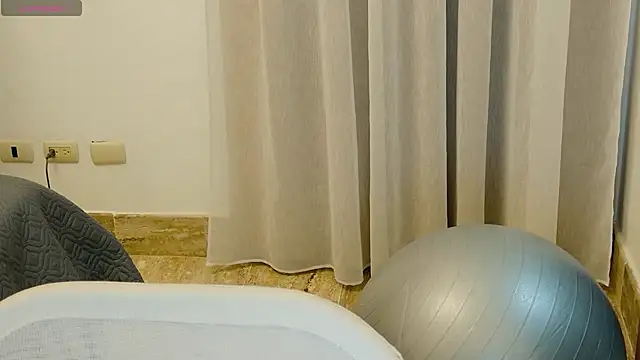 ViktoriaSilk live cam on StripChat
