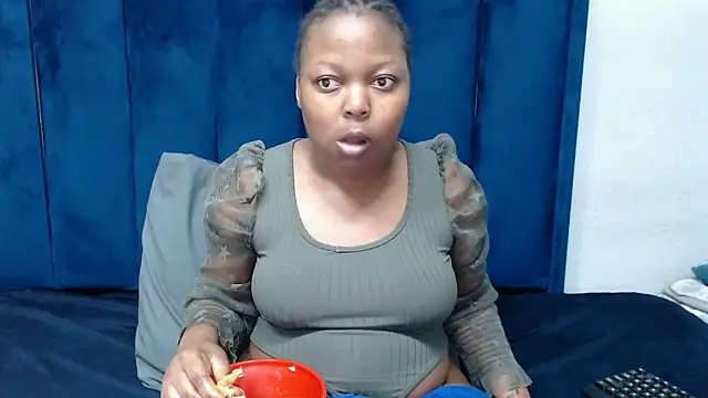 CrazeAss live cam on StripChat