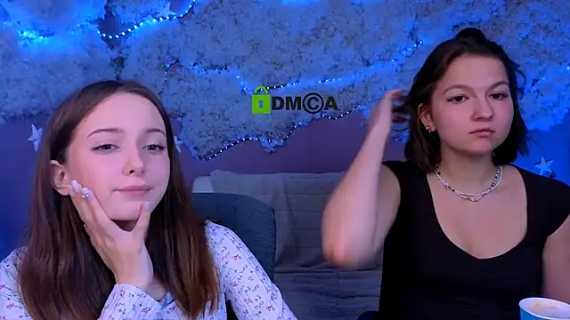 chloe_ley webcam
