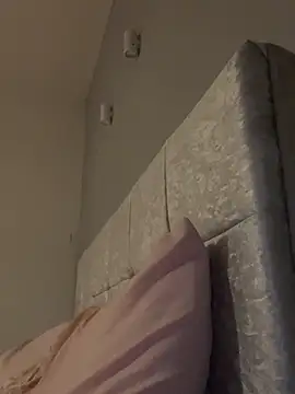 Poppylooloo webcam