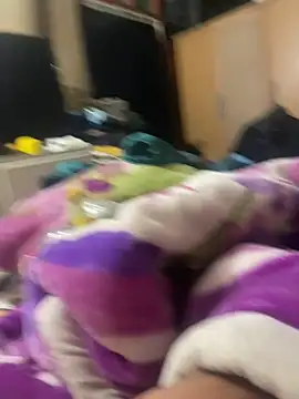 iRealYFuckGood webcam