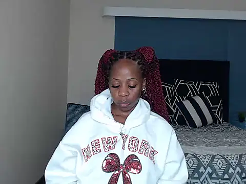 QUEENMANDYY live sex cam