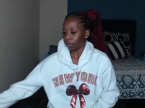QUEENMANDYY webcam