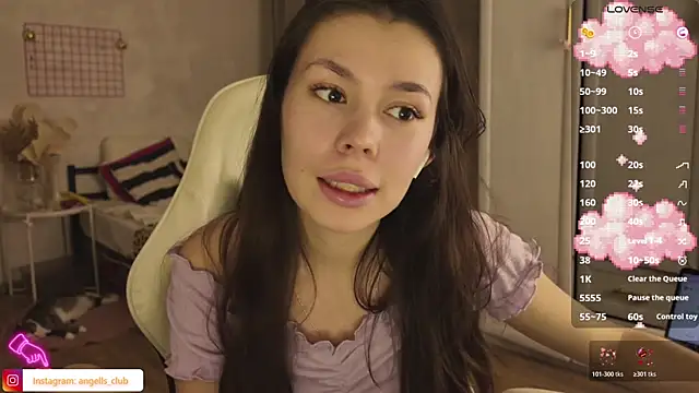 Idnkjustadeline webcam