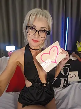 Milforja live cam on StripChat