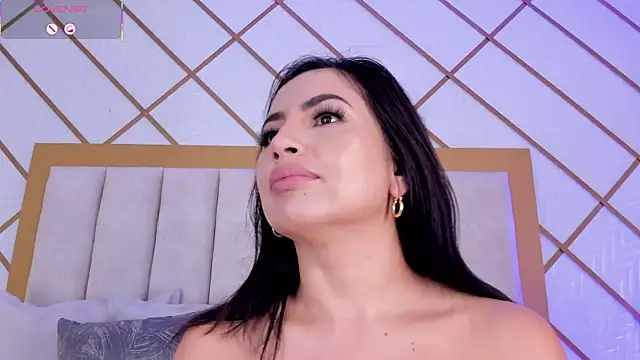 ZaraVesari webcam
