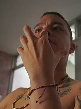 AlphaMasterXxx live sex cam