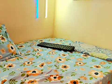 Jenni11Live webcam