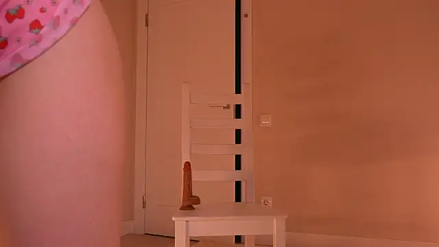 Miablueye live cam on StripChat