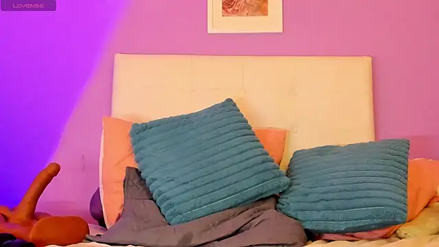 Charlotte11-11 live cam on StripChat