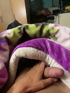 iRealYFuckGood webcam