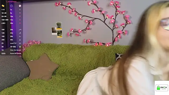 HellyCherry webcam
