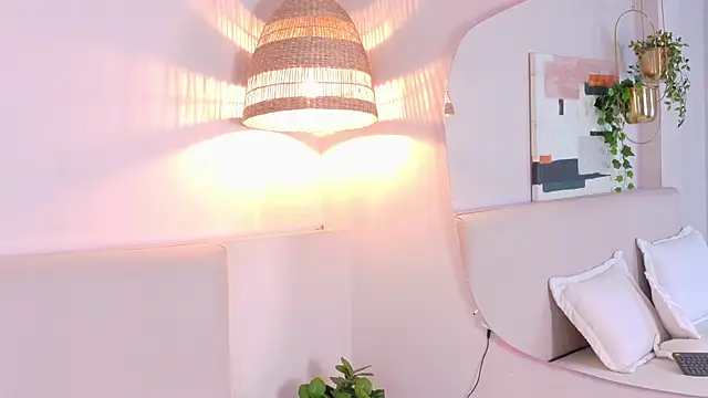 VioletBloomm live sex cam