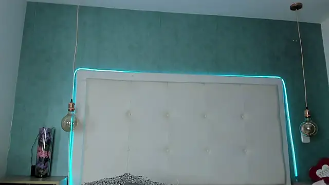 mia_gomez7 webcam