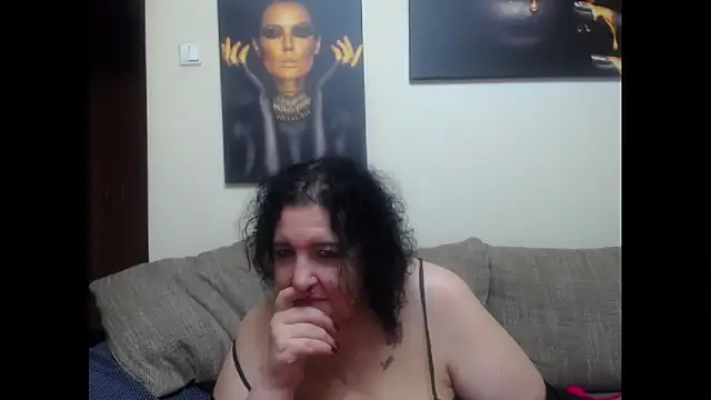 maturekorine webcam